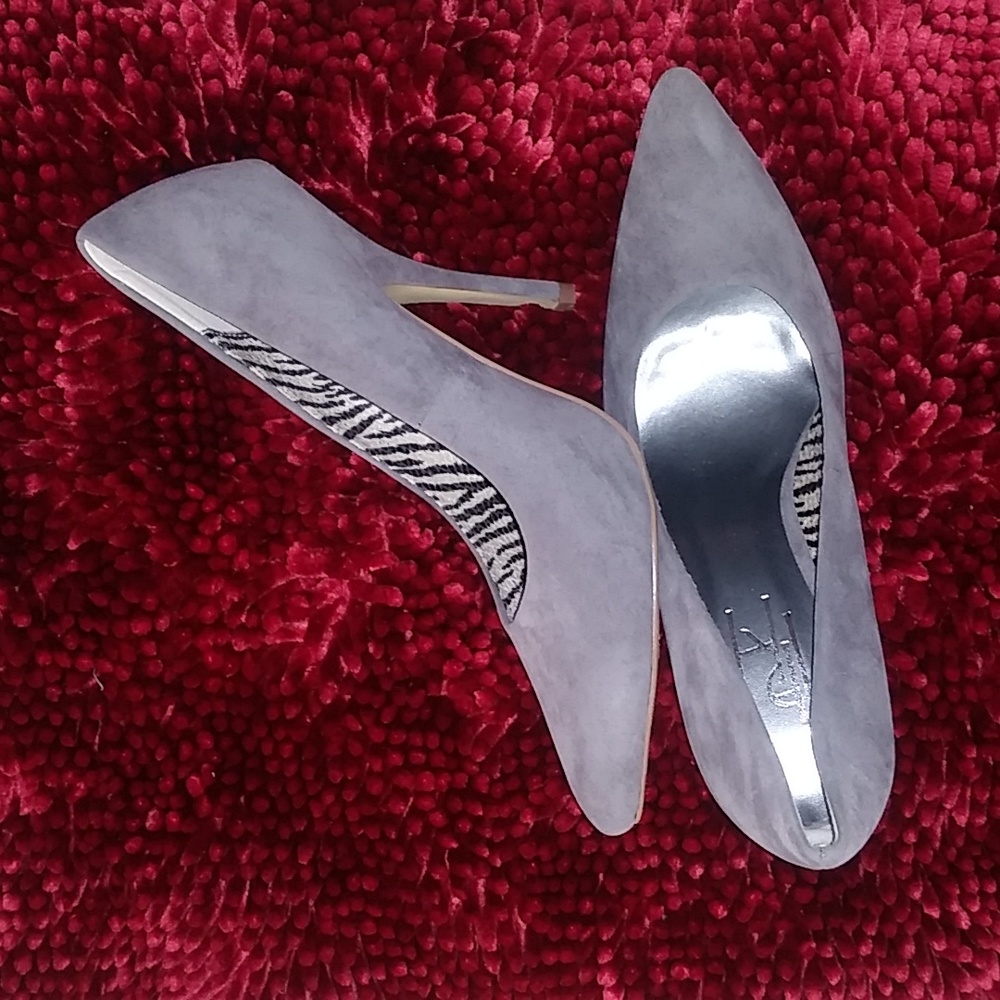 Size 10 Gray suede heels